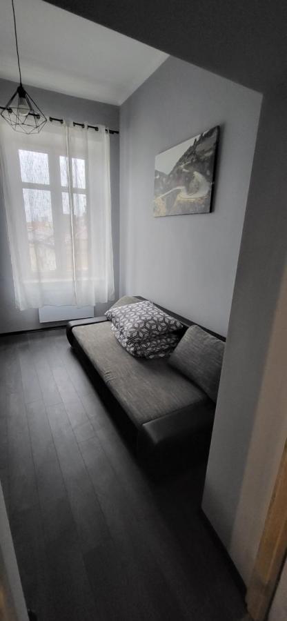 Апартаменты Apartament Pod Wieza Пётркув-Трыбунальский Экстерьер фото