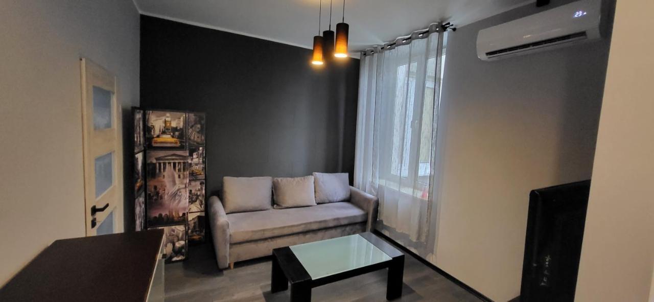 Апартаменты Apartament Pod Wieza Пётркув-Трыбунальский Экстерьер фото
